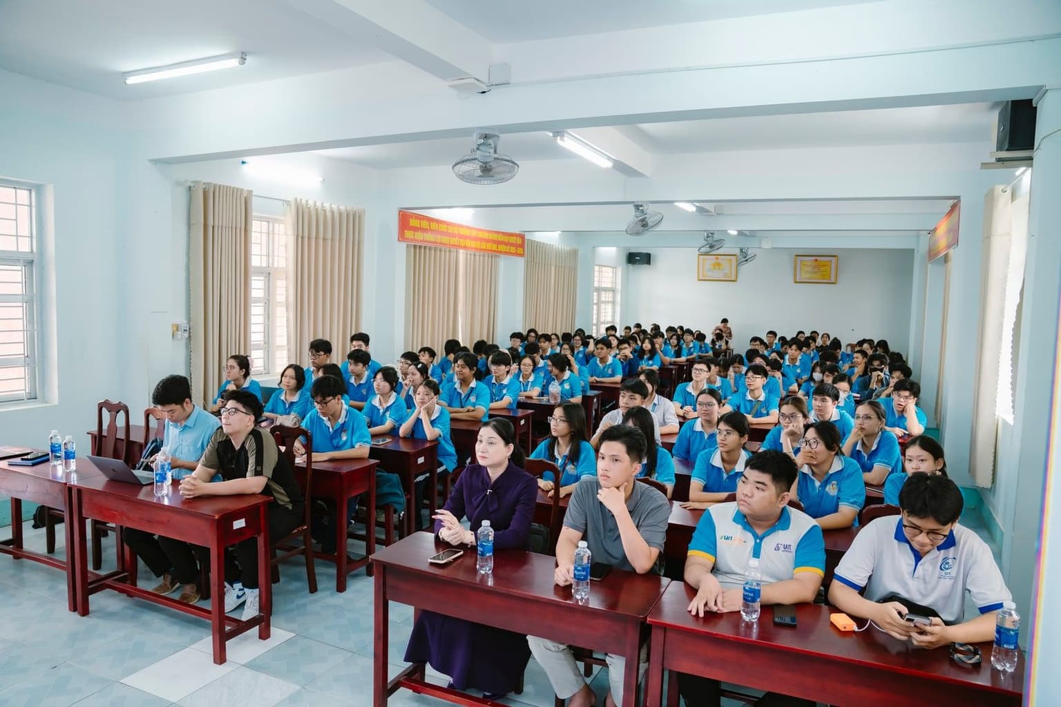 #UIT School Tour 2026 - Mang công nghệ AIoT đến gần hơn với học sinh trường THPT Chuyên Huỳnh Mẫn Đạt (An Giang)