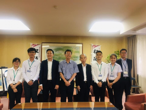 Đoàn UIT cùng lãnh đạo công ty MEC thăm thị trưởng thành phố Matsusaka