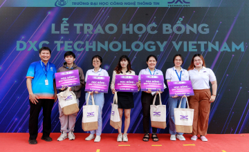 DXC Technology Việt Nam tặng 5 suất học bổng cho sinh viên UIT vượt khó