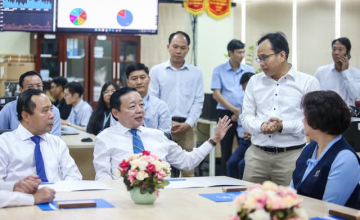 Phó Thủ tướng Trần Hồng Hà đến thăm và làm việc với Trường Đại học Công nghệ thông tin, Đại học Quốc gia Thành phố Hồ Chí Minh.