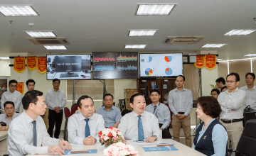 Phó thủ tướng Chính phủ Trần Hồng Hà dẫn đầu đoàn công tác thăm và làm việc với Trường Đại học Công nghệ Thông tin 