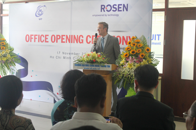 Ông Floris Verhagen phát biểu tại Lễ Khánh thành Phòng Nghiên cứu - Phát triển ROSEN 