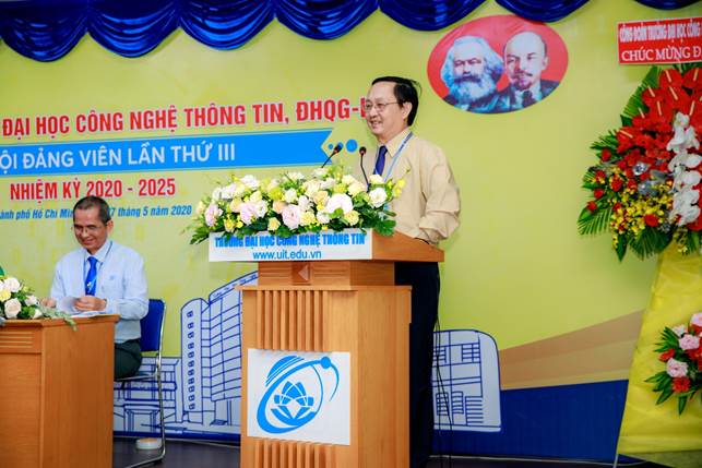 PGS.TS Huỳnh Thành Đạt, Bí thư Đảng ủy, Giám đốc ĐHQG-HCM phát biểu chỉ đạo đại hội